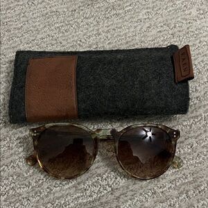 RAEN Remmy Tortoise Shell Sunglasses in Lunar Quartz with Gray Case